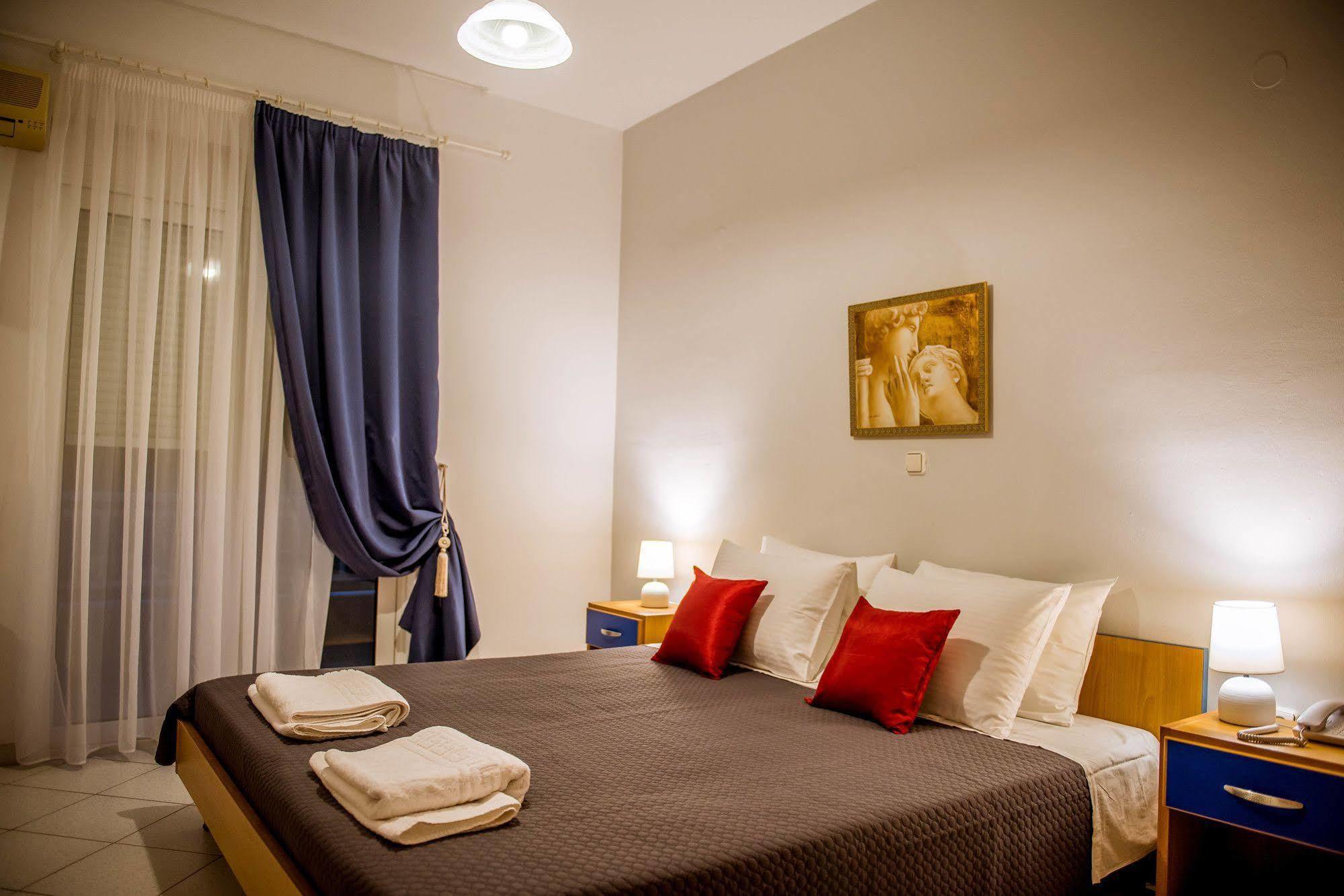 Pantheon Deluxe Apartments Archangelos  Exterior foto